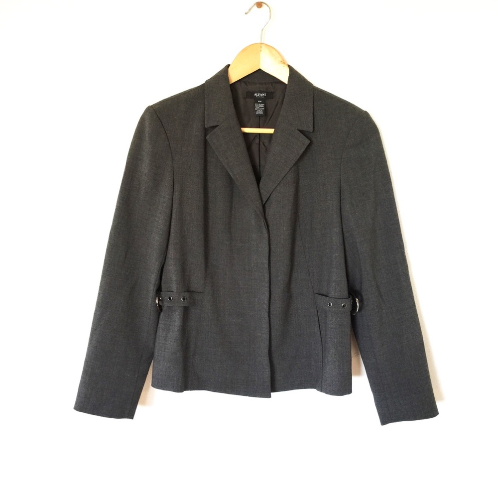 🌵 ALFANI buckled gray blazer jacket size 10